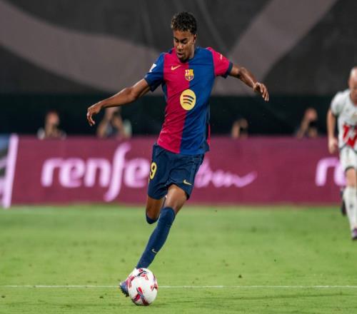 锦标赛中期的节奏转换：从“猥琐发育”到“疯狂掠夺”。（锦标赛中期节奏切换：从保守积累到猛烈进攻）